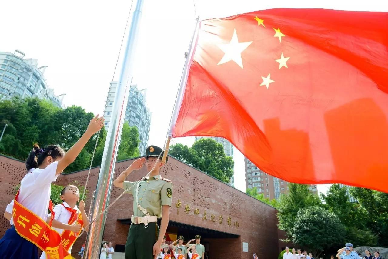 为拼业绩随身携带保健品 没想到肤黄眼黄 进了医院