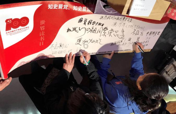 玩具战斗机大战