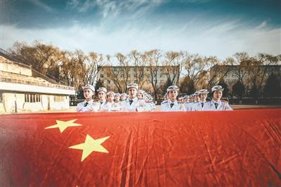 杭州富阳青年导演入选新华社“2023中国面孔”，他因拍摄家乡电影成名，还曾获得黑泽明奖