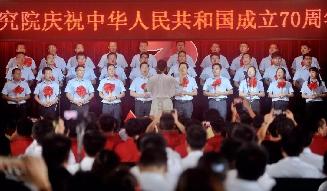 李佳琦双11首日收入达48亿，在头部主播里，他为何能独拔头筹？游戏画面