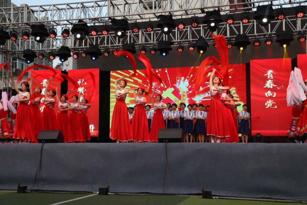 “碗”美登场！碗燕·尊享款（158g）焕新升级，加码新春滋养力