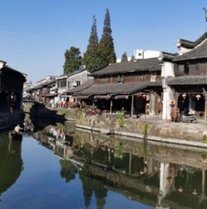离谱！实习生拒绝吃生鸡蛋被辞退，公司的这种行为合法吗？游戏画面